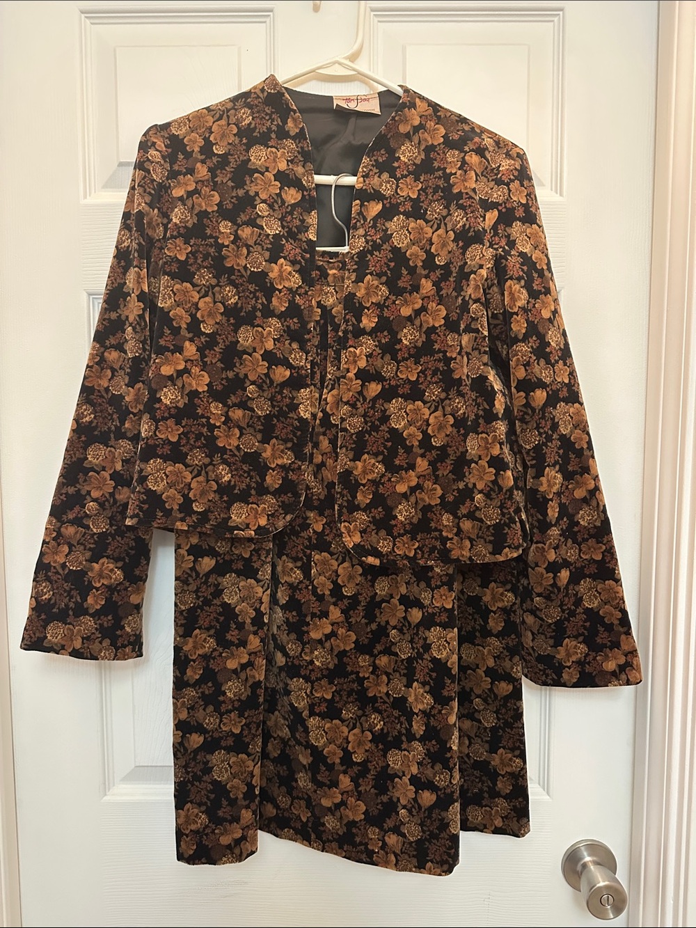 Vintage Brown Floral Velvet Skirt Set